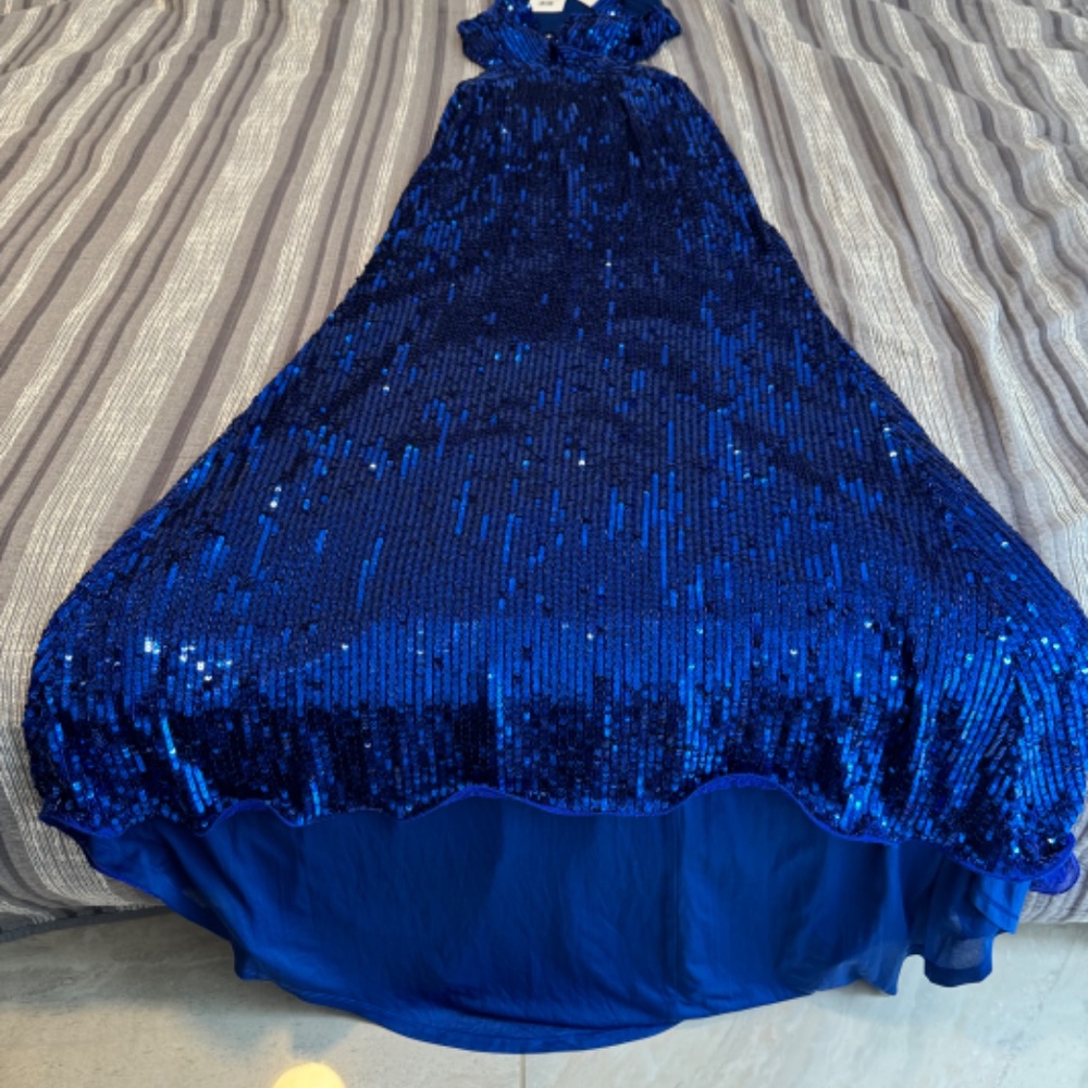 Dress - Picture 4 of 5